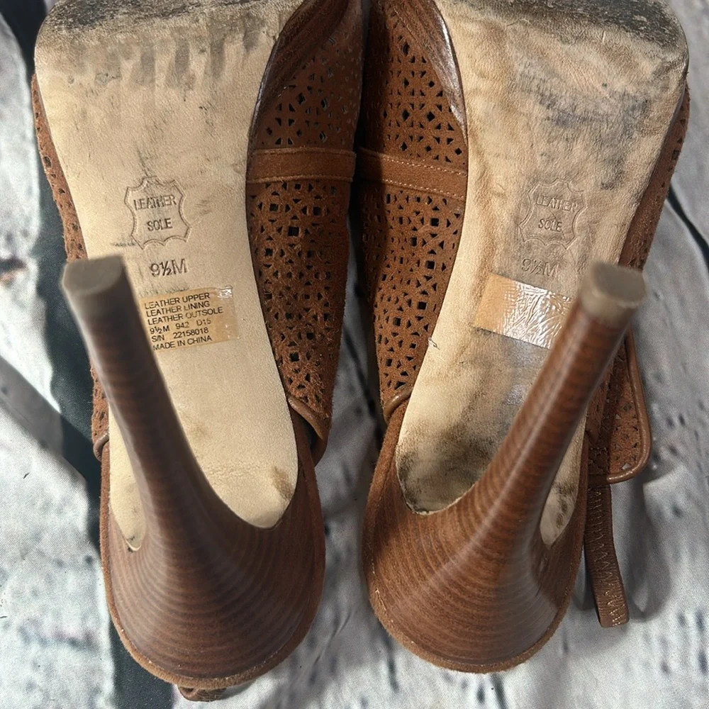 Tory Burch Ellie Heeled Brown Suede Sandals Size 9.5 Great Condition